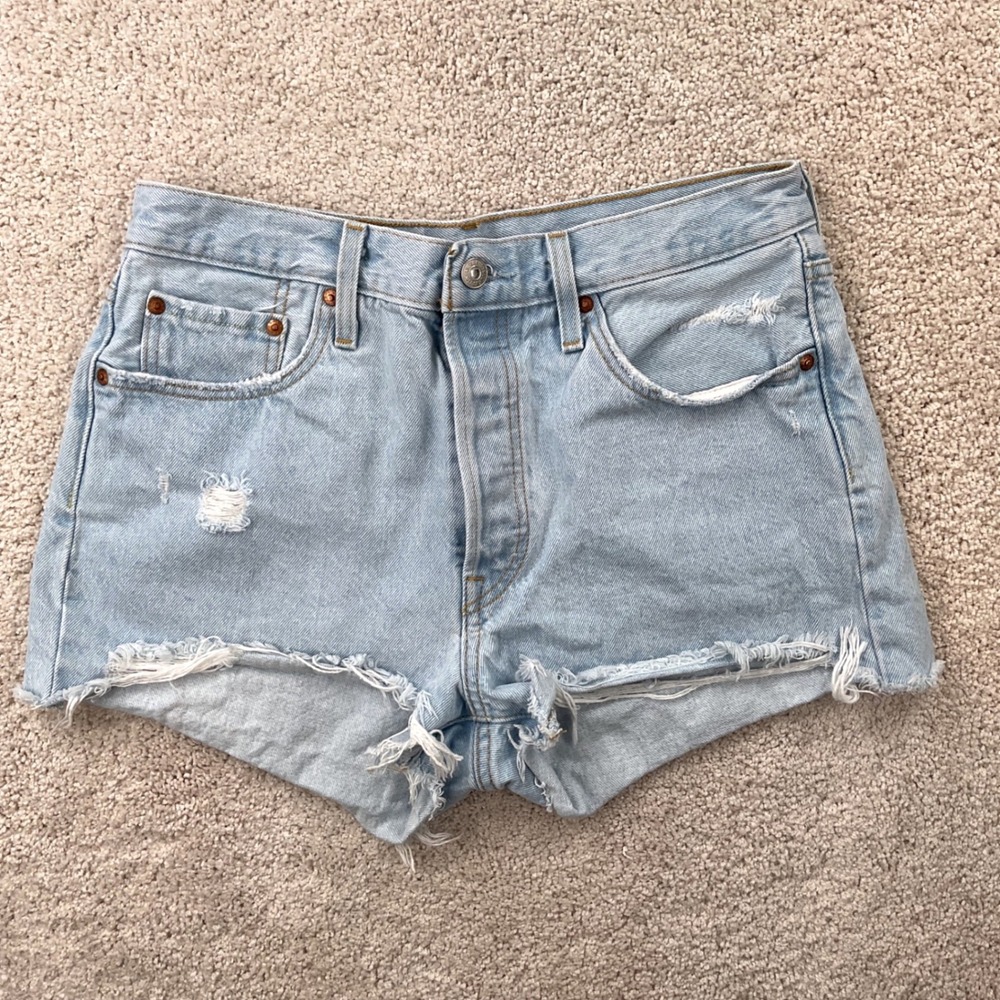 Levis Premium 501 Original Shorts Light Wash Distressed Button Fly Size 29 W29